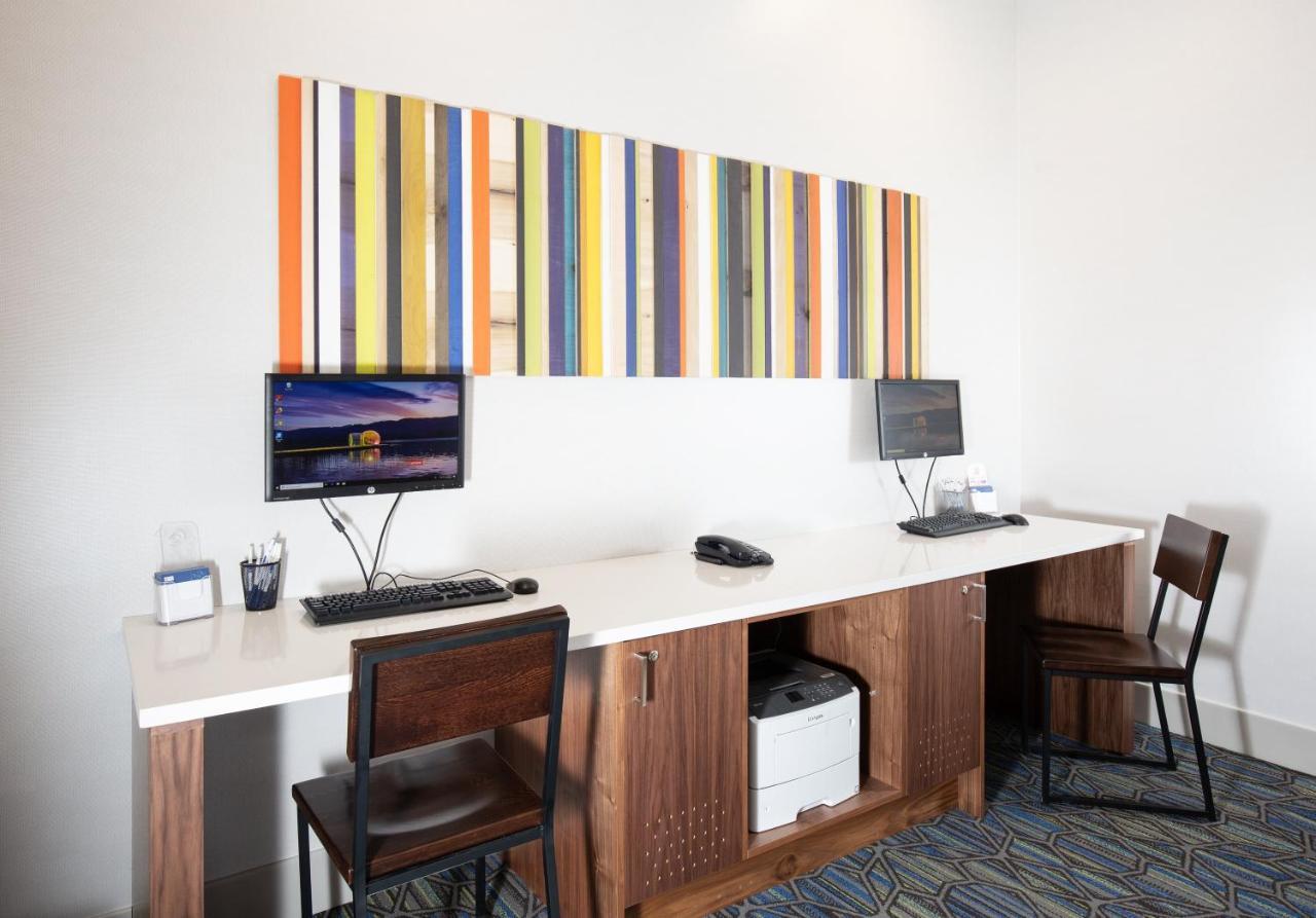 Holiday Inn Express Grande Prairie By Ihg Eksteriør billede