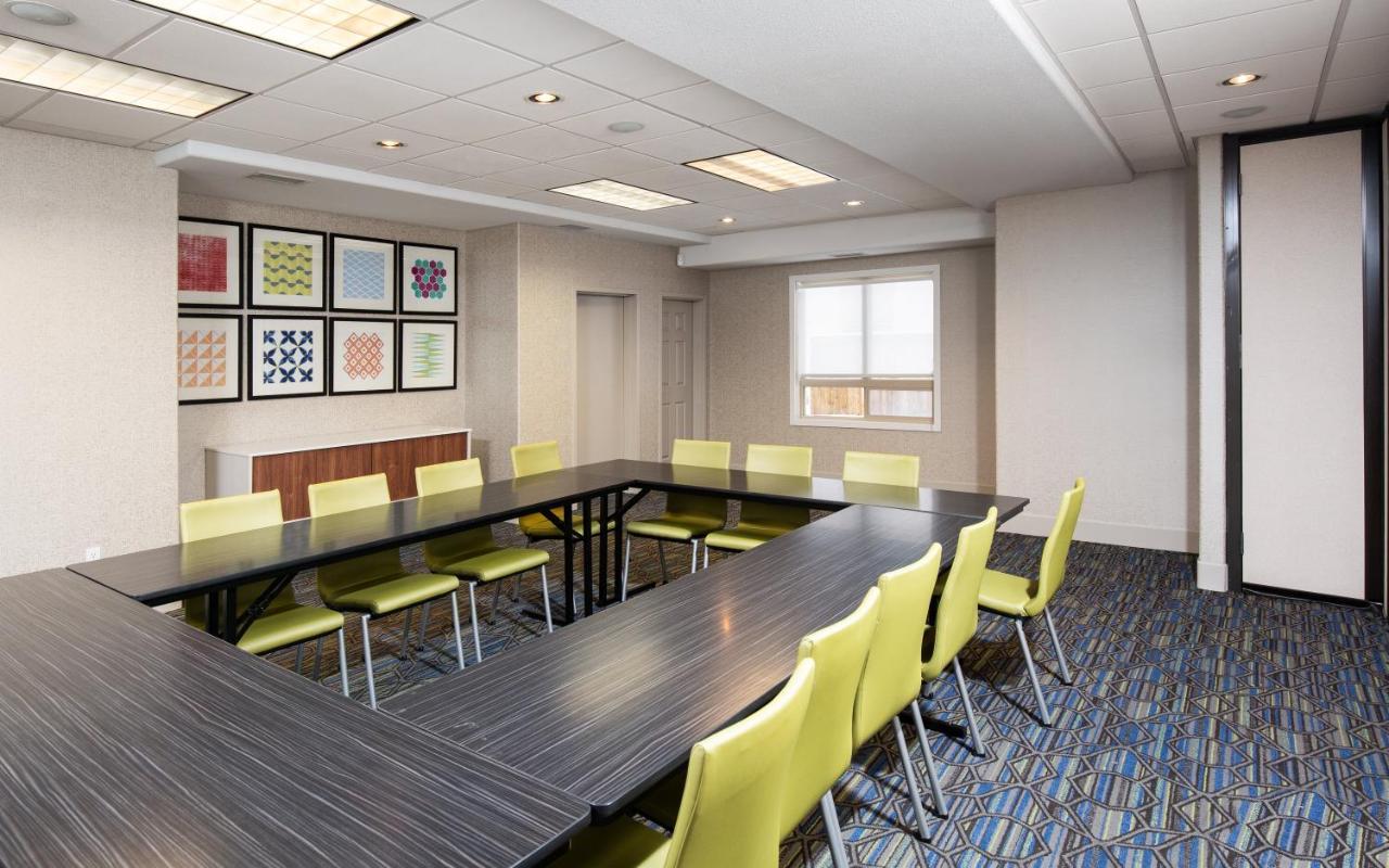 Holiday Inn Express Grande Prairie By Ihg Eksteriør billede