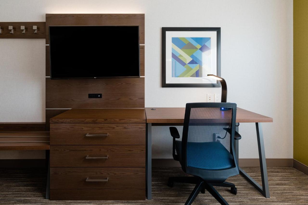 Holiday Inn Express Grande Prairie By Ihg Eksteriør billede