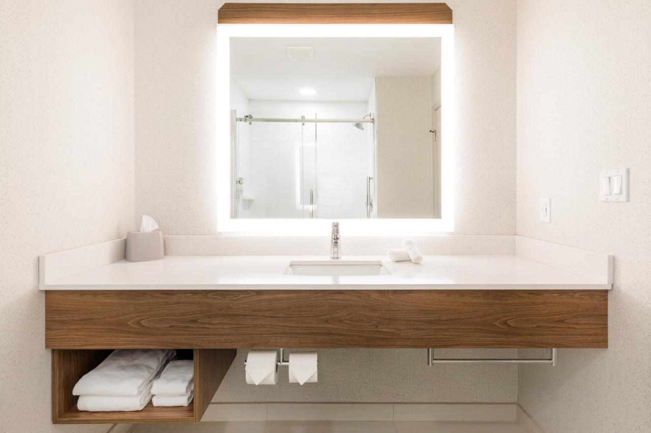Holiday Inn Express Grande Prairie By Ihg Eksteriør billede