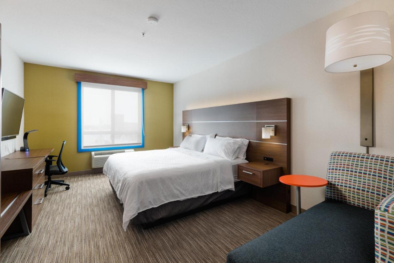 Holiday Inn Express Grande Prairie By Ihg Eksteriør billede