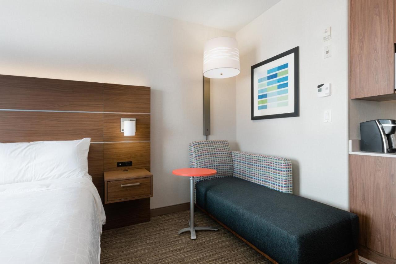 Holiday Inn Express Grande Prairie By Ihg Eksteriør billede