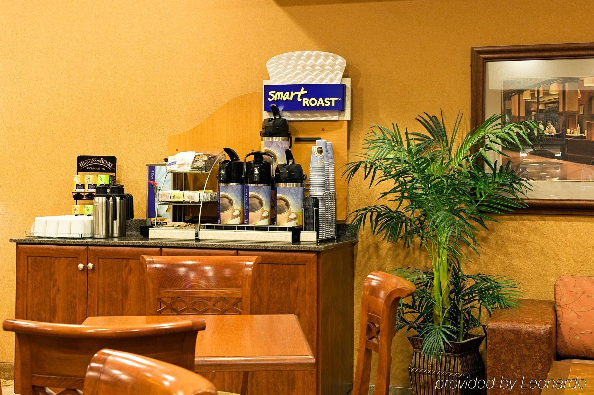 Holiday Inn Express Grande Prairie By Ihg Restaurant billede