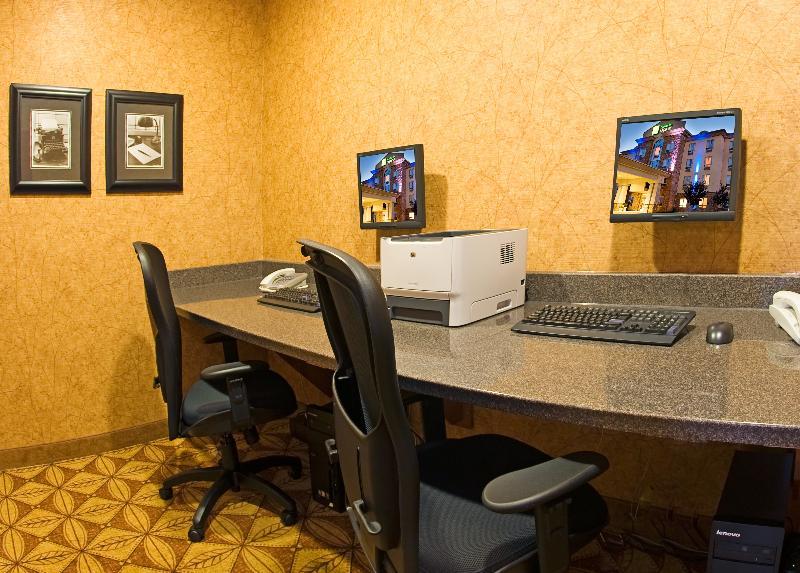 Holiday Inn Express Grande Prairie By Ihg Eksteriør billede